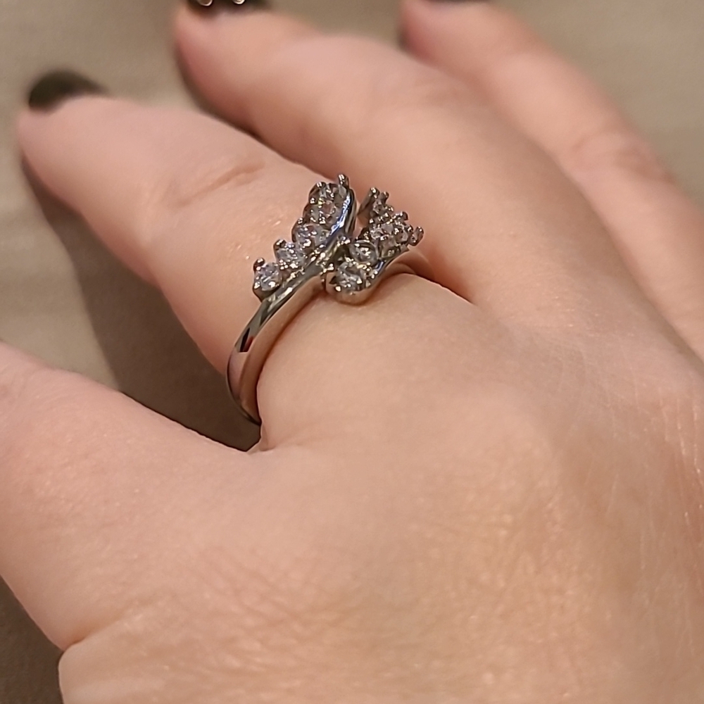 Cubic zirconia stainless steel multi stone ring - Picture 3 of 9